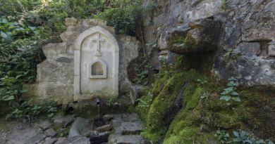 Экскурсии в Сурб Хач (Армянскую апостольскую церковь) из Коктебеля 2024
